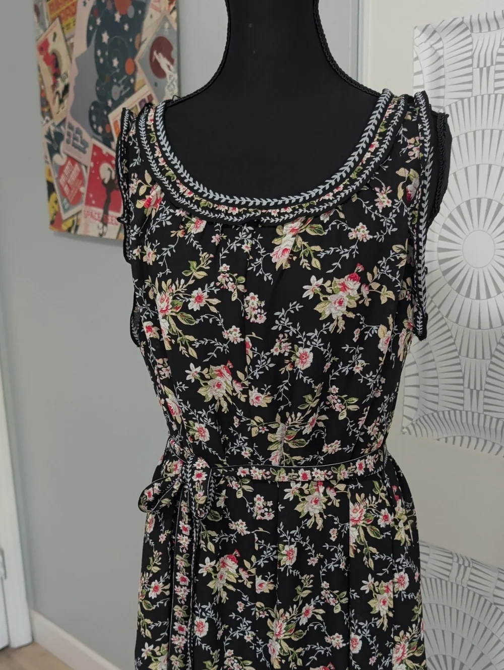 Max Studio elegant black